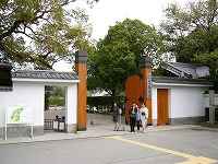 後楽園正面入り口