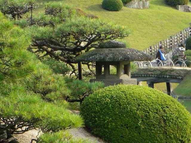 岡山後楽園、園内の灯籠