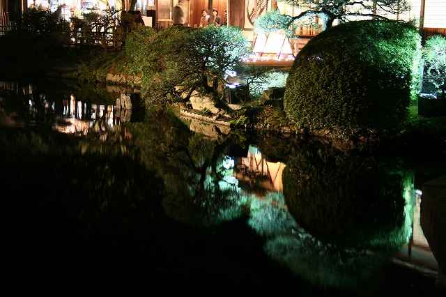『写真集、後楽園、春の宵待ち庭園』廉池軒付近