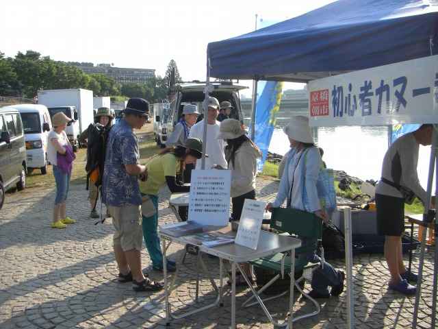 朝市会場でのカヌー教室