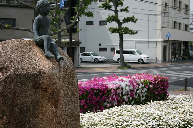 ツツジが満開