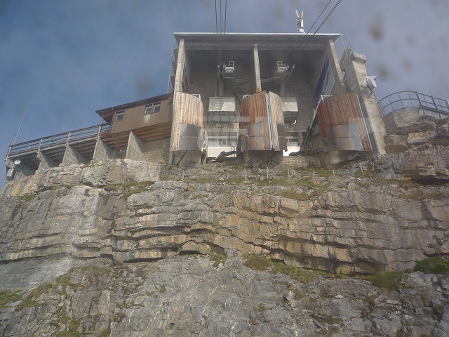 VgzW]