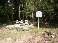 霊山寺の鐘楼跡か観音堂跡