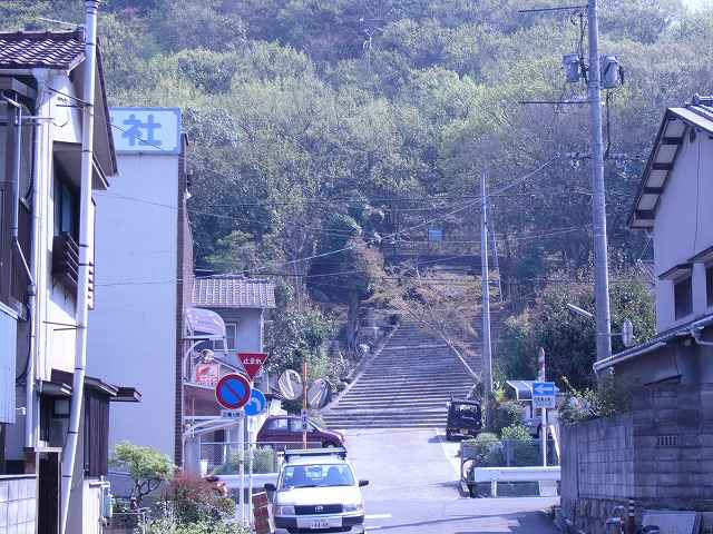 御成町、操山登山口