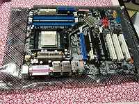 マザーボードへCPUの取り付け