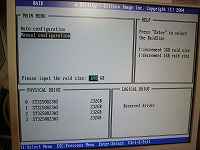 サイズは698GBと表示されています。ここでCtrl+Eを押すとRAIDユーティリティーを終了してパソコンは再起動。